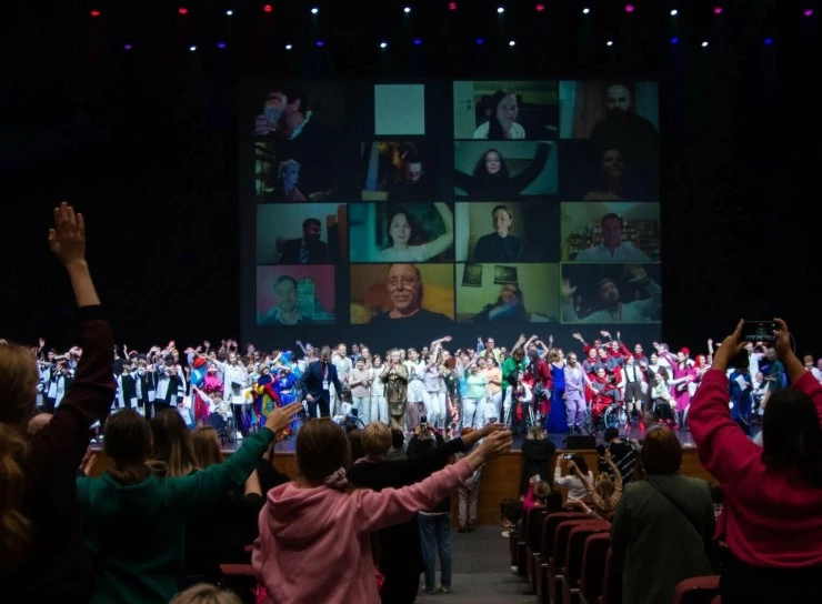 Танцевать под дождем (2023) в хорошем качестве смотреть онлайн Танцевать под дождем (2023) фильм в хорошем качестве смотреть онлайн