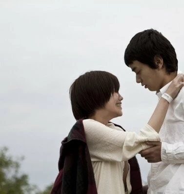 Неужели никто не выжил? (2012) смотреть онлайн Неужели никто не выжил? (2012) фильм смотреть онлайн