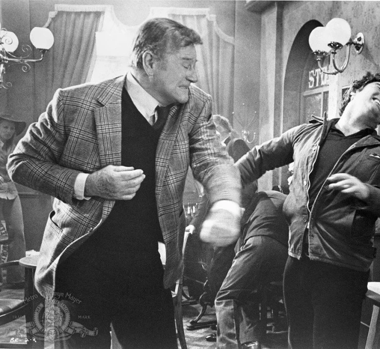 Брэнниган (1975) смотреть онлайн Брэнниган (1975) фильм смотреть онлайн