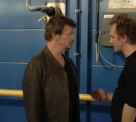 Неподвижный двигатель (2008) в хорошем качестве смотреть онлайн Неподвижный двигатель (2008) фильм в хорошем качестве смотреть онлайн