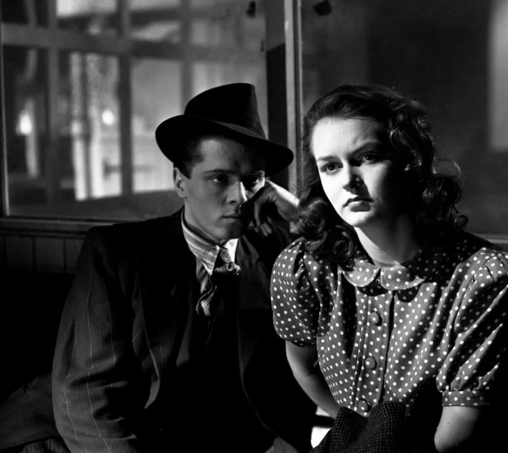 Брайтонский леденец (1948) смотреть онлайн Брайтонский леденец (1948) фильм смотреть онлайн