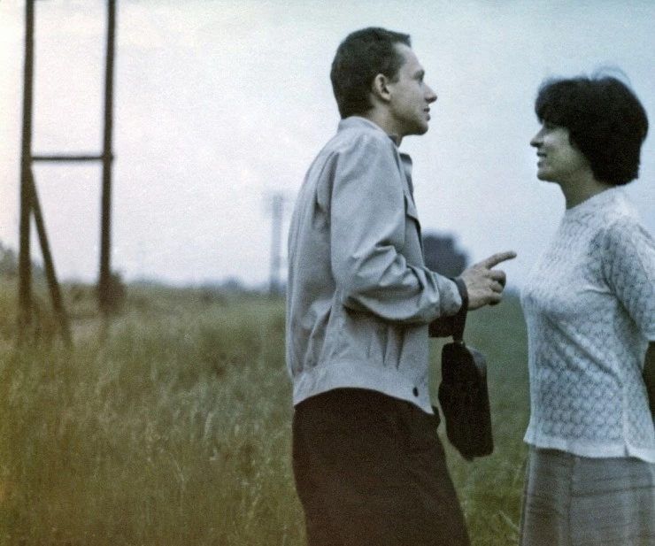 Одинокая женщина (1981) смотреть онлайн бесплатно Одинокая женщина (1981) фильм смотреть онлайн бесплатно