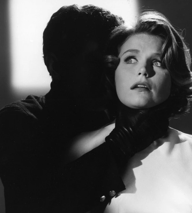 Эксперимент с ужасом (1962) смотреть онлайн бесплатно Эксперимент с ужасом (1962) фильм смотреть онлайн бесплатно