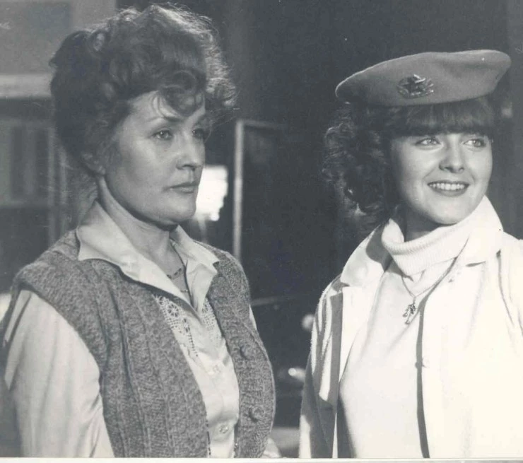 Люблю. Жду. Лена (1983) смотреть онлайн бесплатно Люблю. Жду. Лена (1983) фильм смотреть онлайн бесплатно