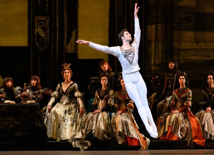 Лебединое озеро (2020) в хорошем качестве смотреть онлайн Лебединое озеро (2020) фильм в хорошем качестве смотреть онлайн