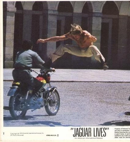 Ягуар жив! (1979) в хорошем качестве смотреть онлайн Ягуар жив! (1979) фильм в хорошем качестве смотреть онлайн