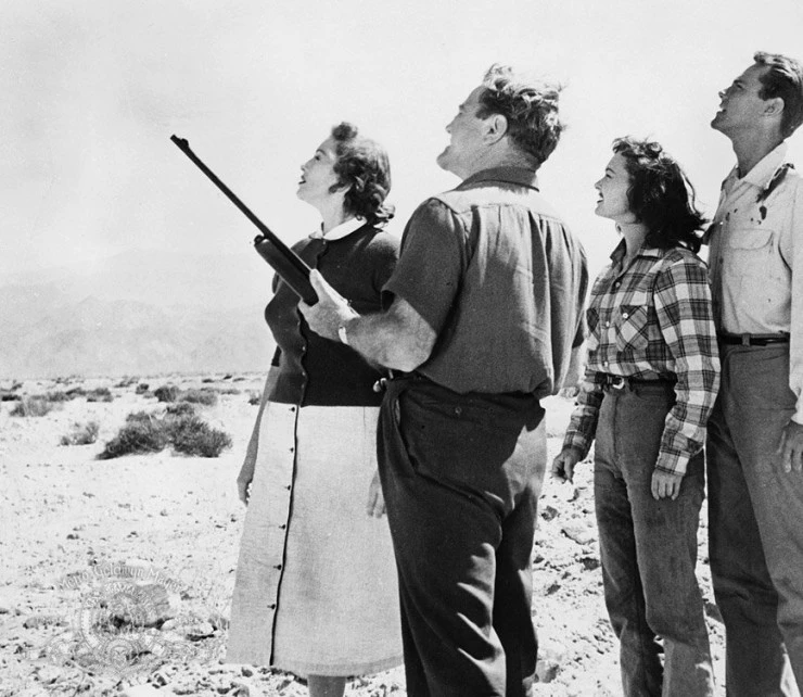 Чудовище с миллионом глаз (1955) в хорошем качестве смотреть онлайн Чудовище с миллионом глаз (1955) фильм в хорошем качестве смотреть онлайн