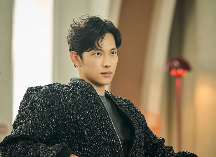 Богомол (2025) смотреть онлайн Богомол (2025) фильм смотреть онлайн