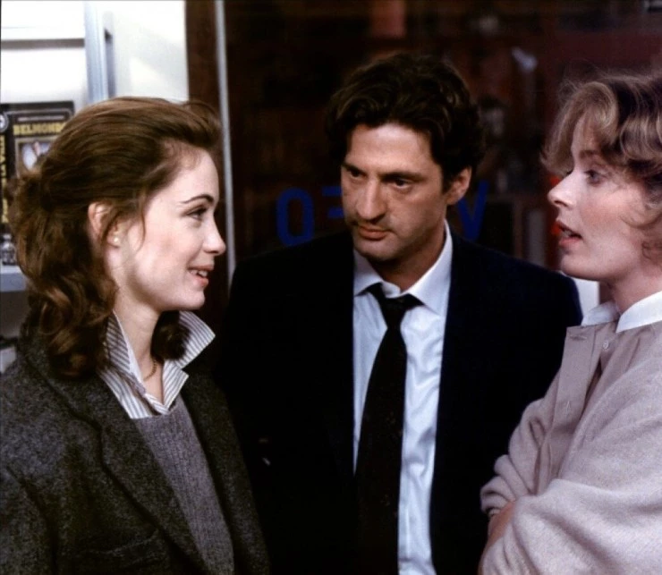 Любовь тайком (1985) в хорошем качестве смотреть онлайн Любовь тайком (1985) фильм в хорошем качестве смотреть онлайн