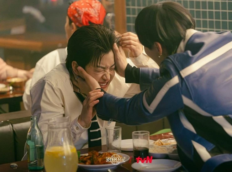 Босс компании «Тайфун» (2025) 1 сезон 1-4,5,6 серия смотреть онлайн Босс компании «Тайфун» (2025) фильм 1-4,5,6 серию 1 сезона смотреть онлайн